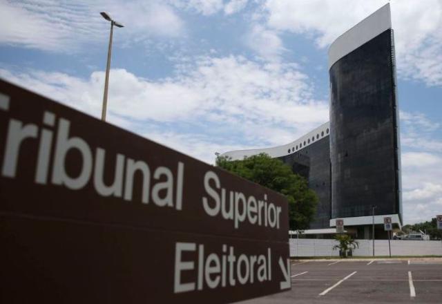 Lista ao TSE foi entregue pelo Ministro Bruno Dantas do TCU