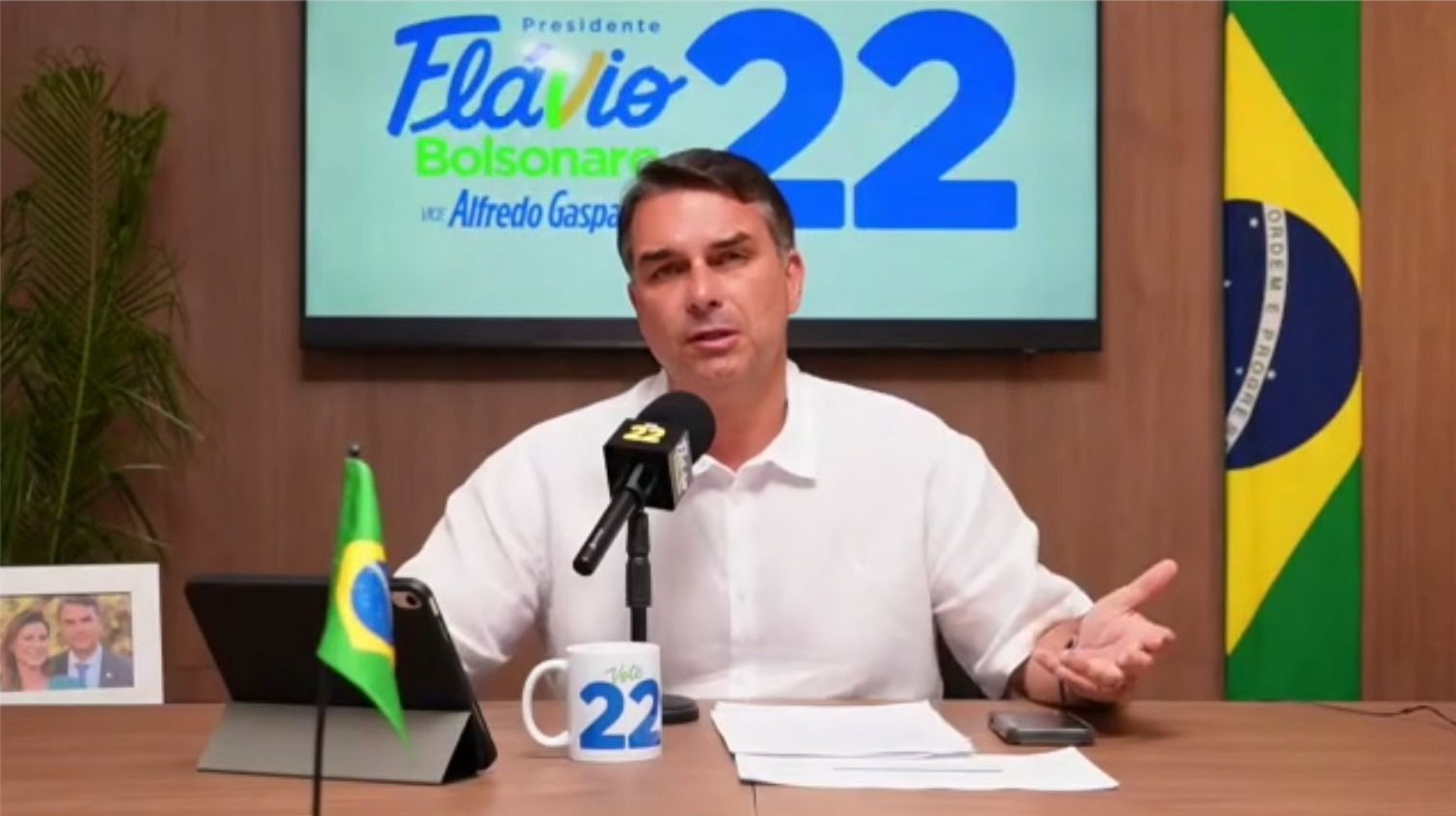 Flávio sugere “fiscais de urna” para trabalhar nas eleições Flávio sugere “fiscais de urna” para trabalhar nas eleições