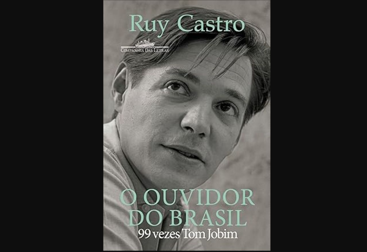 A obra “O ouvidor do Brasil: 99 vezes Tom Jobim”, reúne 99 crônicas que retratam o compositor de forma íntima - Reprodução