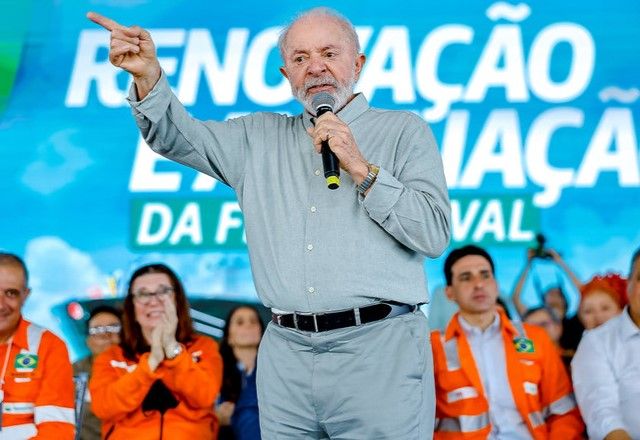 Lula empataria com Tarcísio e Bolsonaro -inelegível- se a eleição presidencial fosse hoje | Ricardo Stuckert/PR