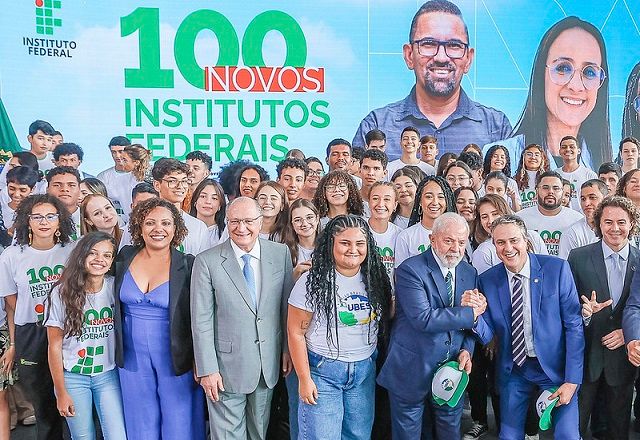 Lula, Alckmin e Camilo Santana em anúncio de 100 novos institutos federais (Ricardo Stuckert/PR)