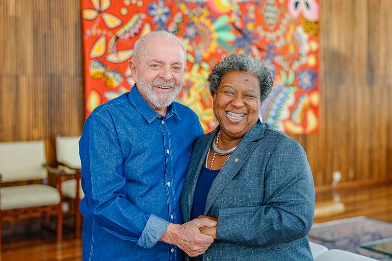 O presidente Lula (PT) e a futura ministra dos Direitos Humanos, Macaé Evaristo | Ricardo Stuckert/PR