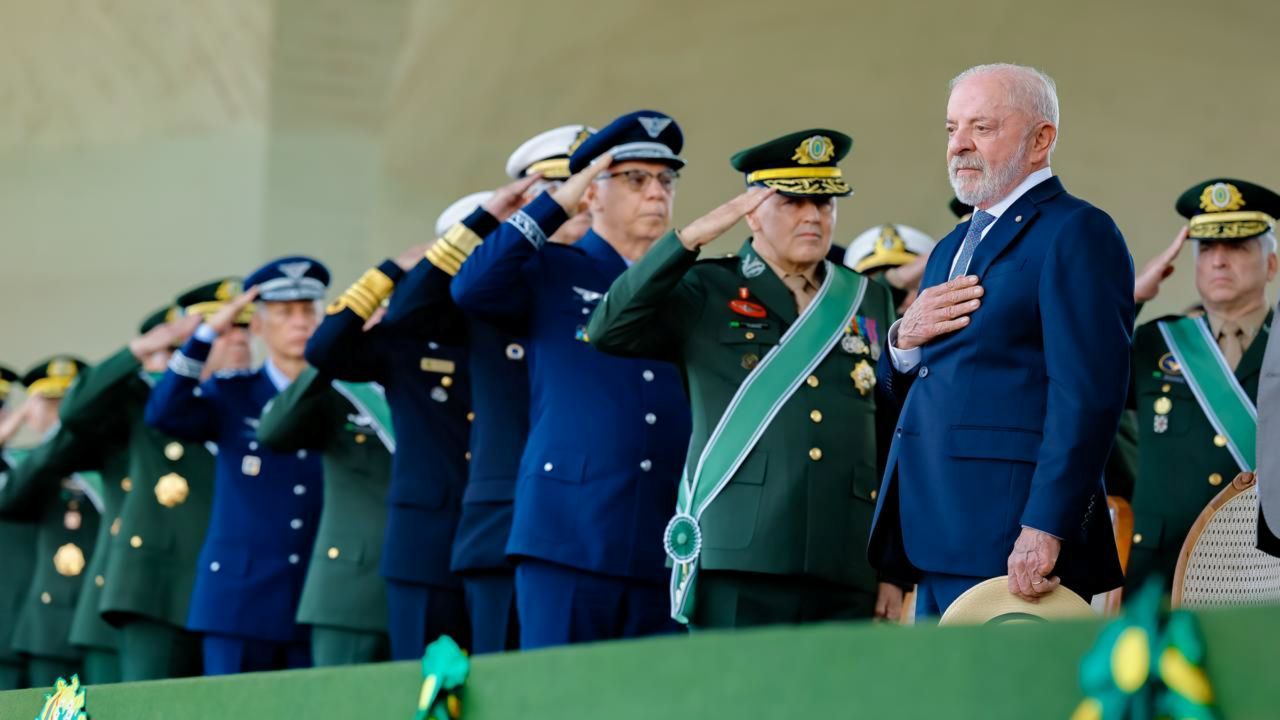 Lula defende investimento em Defesa e proteção de território Lula defende investimento em Defesa e proteção de território