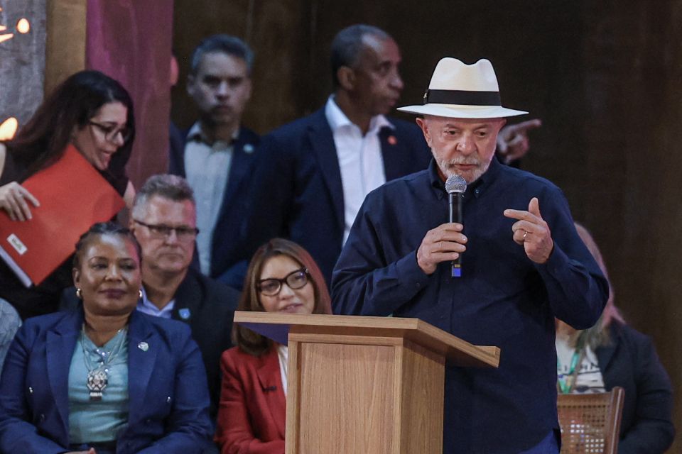 Ainda vai aparecer muita coisa da "Lei Daniel Vorcaro" para financiamento de artistas, diz Lula