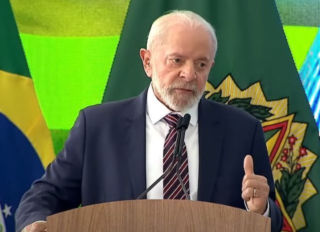 Pesquisa mostra que 52% da população aprova trabalho de Lula