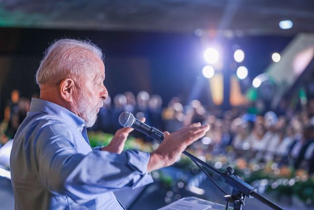 Lula diz que ato de Bolsonaro na paulista foi grande