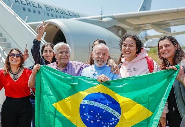 Lula e Janja na recepção a repatriados do Líbano | Divulgação/Ricardo Stuckert/PR