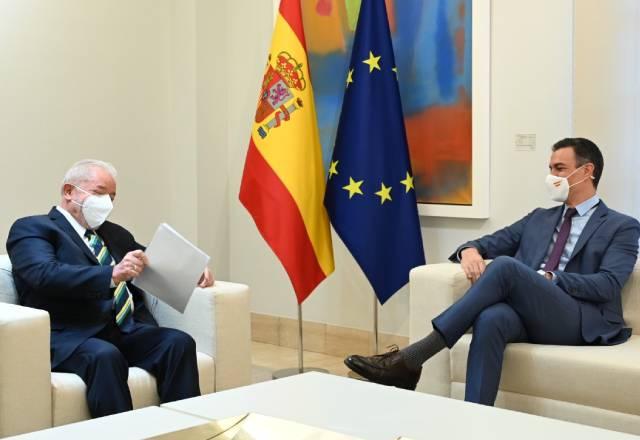 Lula é recebido no Palácio da Moncloa por premiê da Espanha Pedro Sánchez Lula é recebido no Palácio da Moncloa por premiê da Espanha Pedro Sánchez