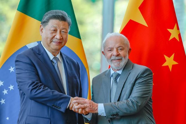 Lula e Xi Jinping assinam 37 acordos de cooperação em áreas como educação, saúde e turismo