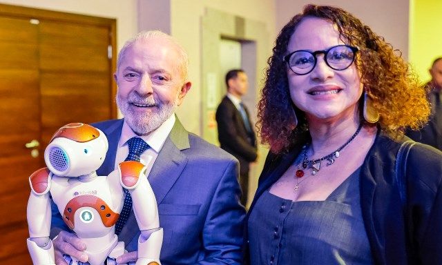 Lula e ministra de Ciência e Tecnologia, Luciana Santos - Foto: Ricardo Stuckert