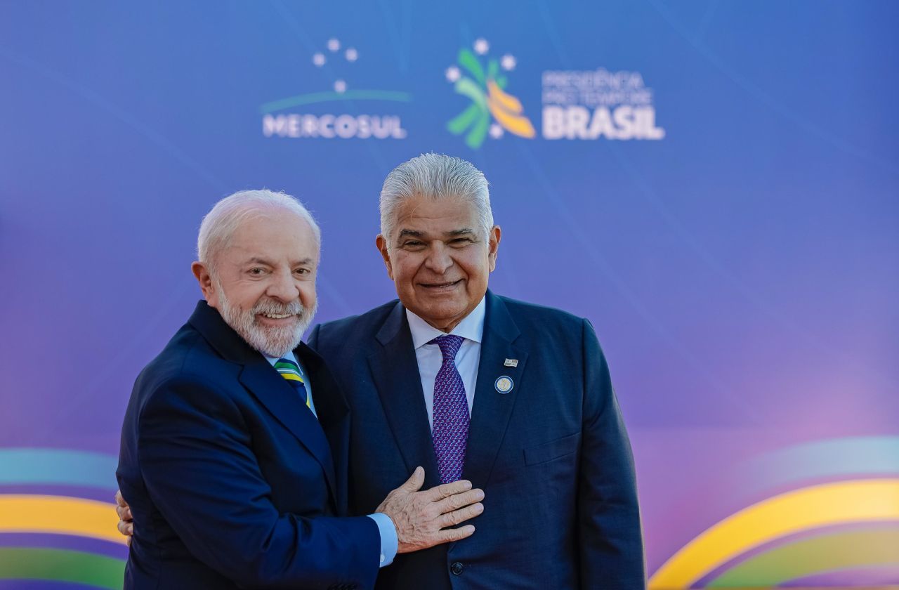 Lula conversa com presidente do Panamá sobre visita oficial e situação na Venezuela