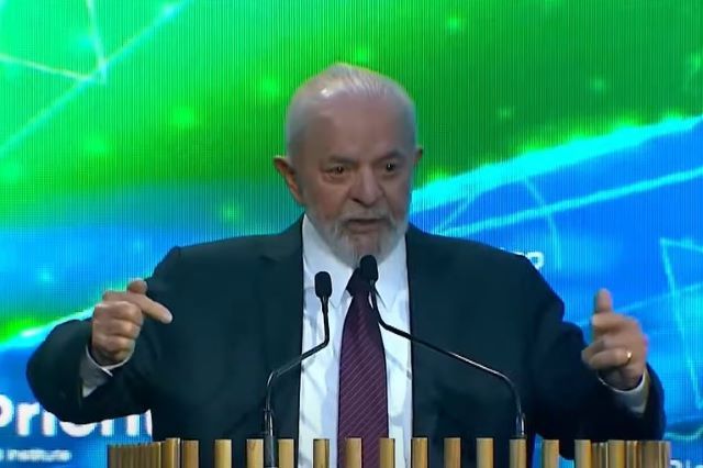 Lula volta a defender exploração de petróleo na Margem Equatorial: "Chance de o Brasil crescer"
