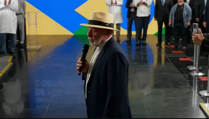 Lula afirma que quer travar ‘guerra da verdade’ com Trump Lula afirma que quer travar ‘guerra da verdade’ com Trump
