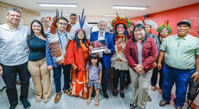 Lula em reunião com lideranças indígenas - Foto Ricardo Stuckert