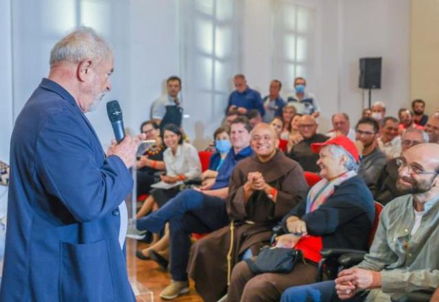Lula fala para religiosos
