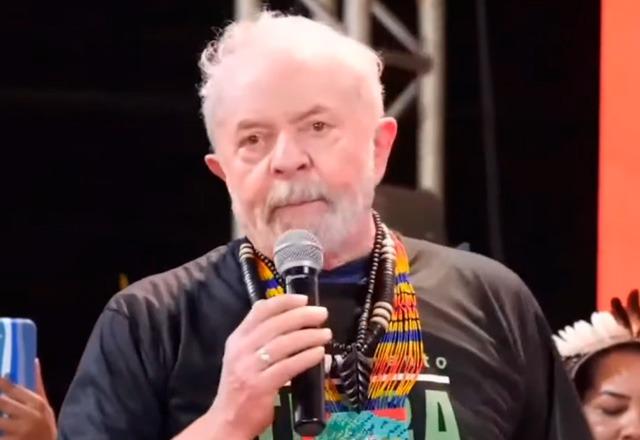 Lula promete ministério para indígenas, caso eleito