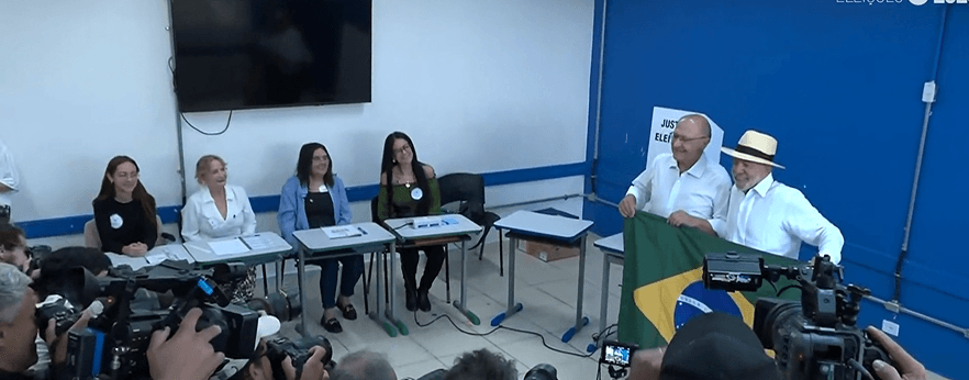 Lula vota em São Bernardo do Campo (SP)