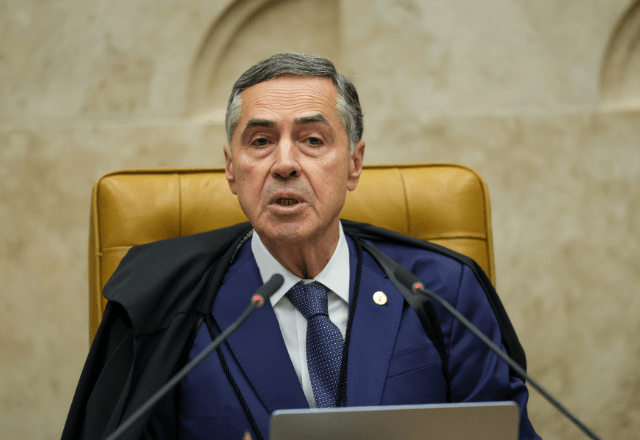 Barroso afirma que o julgamento encerra 'ciclos de atraso' da história brasileira Barroso afirma que o julgamento encerra 'ciclos de atraso' da história brasileira