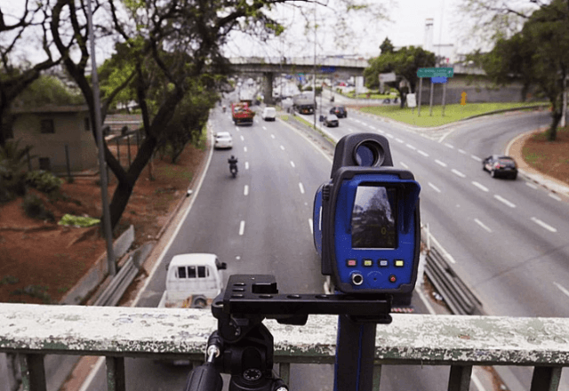 Câmeras captam imagens mesmo com veículos em alta velocidade | Cesar Ogata/Fotos Públicas