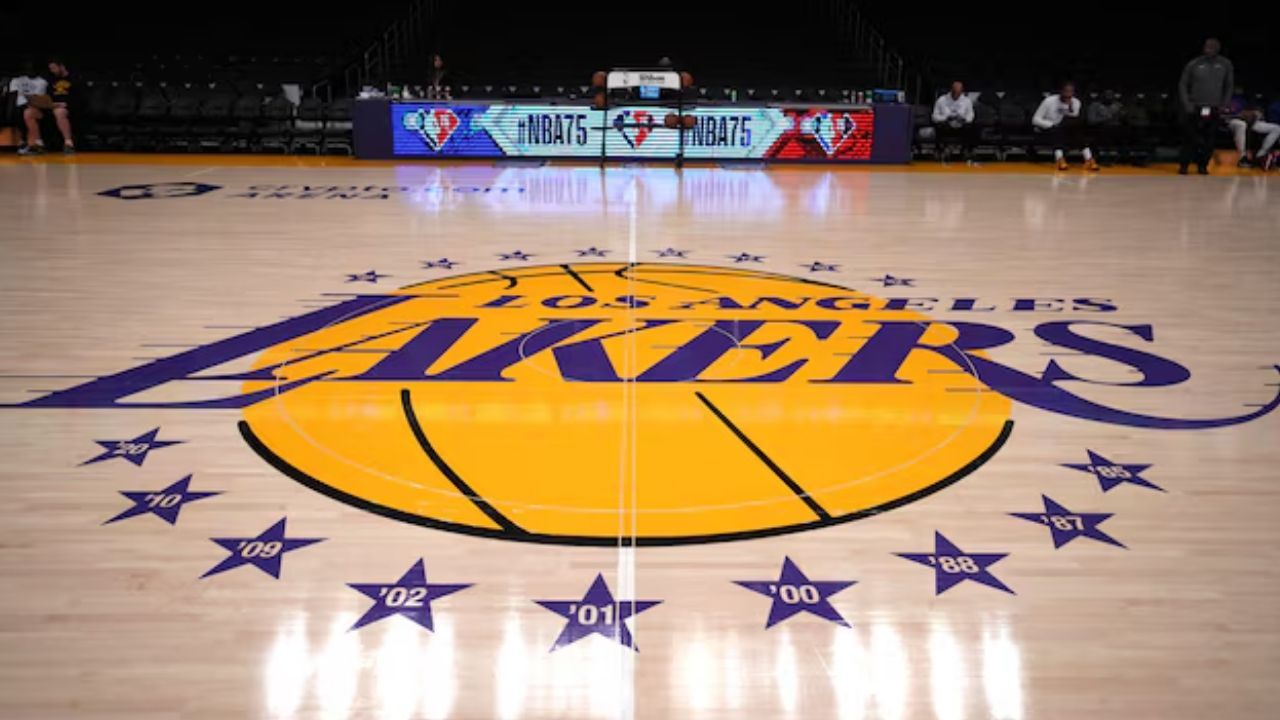 Lakers E Vendido Por Valor Recorde De U 12 Bilhoes