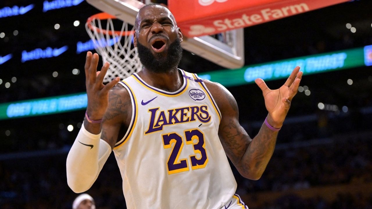 Lebron James fecha com Philadelphia 76ers | Foto: Reuters 