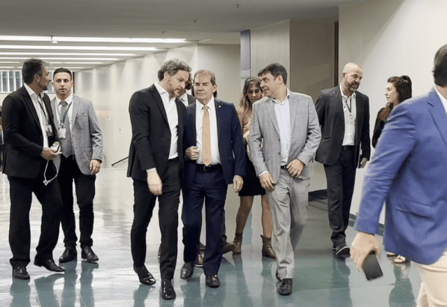 Paulinho da Força segue para reunião com PSD | SBT Brasília