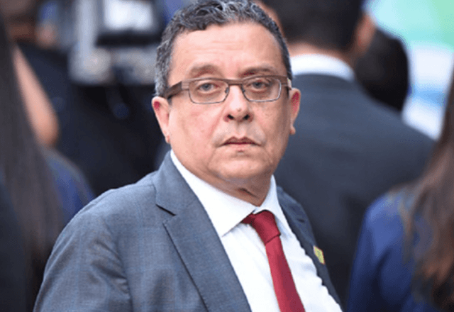 João Santana diz que há espaço para candidato a presidente de centro: “Só não vê quem não quer”