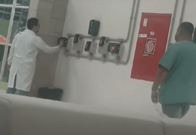 Médico batendo ponto no Hospital Heliópolis | Reprodução/SBT Brasil