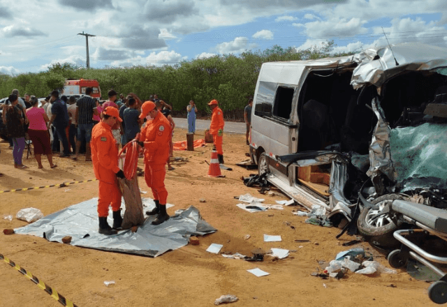 Acidente entre van e caminhão deixou seis mortos no Piauí | Cidade Verde