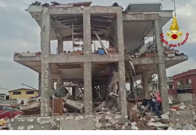 Explosão provoca desabamento de três prédios residenciais em Roma