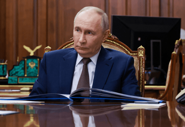 Presidente da Rússia, Vladimir Putin, em Moscou 02/03/2026 | Sputnik/Gavriil Grigorov/Reuters