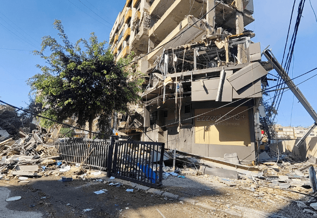 Instituição ligada ao Hezbollah é atacada em Beirute 3/3/2026 | Stringer/Reuters