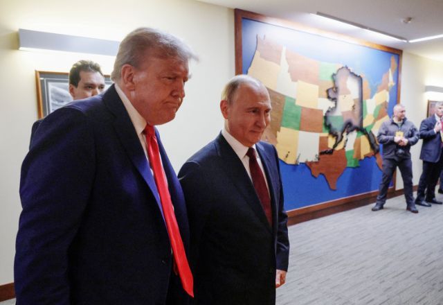 Trump diz que discutiu possível cessar-fogo na guerra da Ucrânia em telefonema com Putin | Sputnik/Gavriil Grigorov/Pool via REUTERS