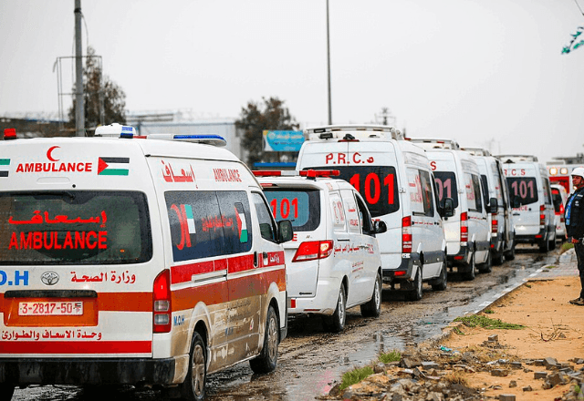 Evacuação médica de palestinos feridos através da passagem de Rafah em 2025 | Foto: Wikipédia