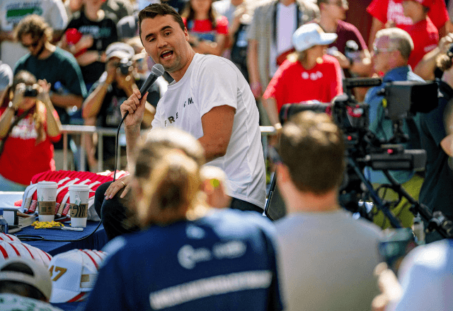 Ativista e influenciador de extrema-direita Charlie Kirk fala em evento na Utah Valley University | Trent Nelson/The Salt Lake Tribune via Reuters
