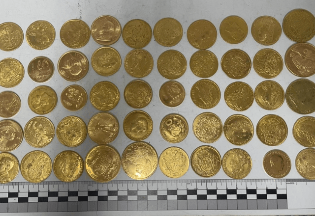 Moedas de ouro apreendidas em aeroporto de Porto Alegre | Divulgação