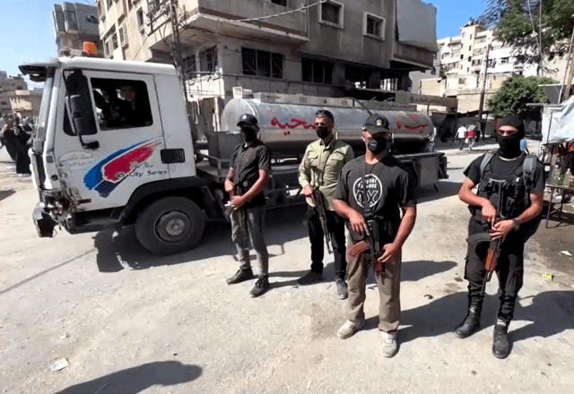 Policiais do Hamas fazem guarda na Cidade de Gaza | Foto: Reuters - 11.10.2025