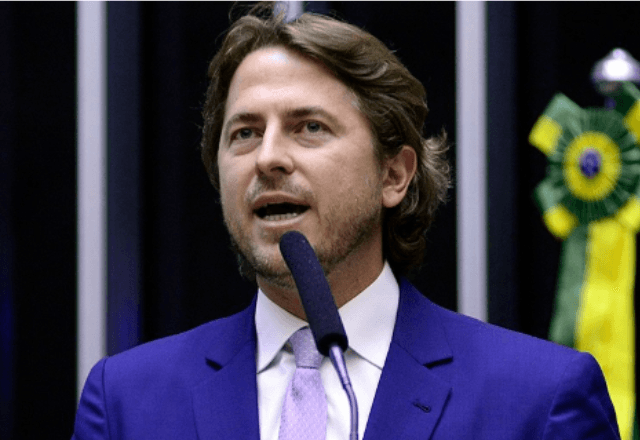 Zeca Dirceu quer reverter pagamento de multa após TSE emitir certidão sobre cassação de Deltan Zeca Dirceu quer reverter pagamento de multa após TSE emitir certidão sobre cassação de Deltan