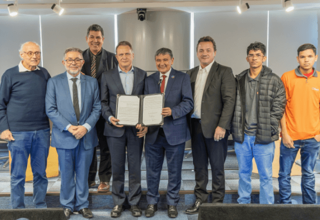 Integrantes do governo e da JBS firmam acordo para oferta de emprego | Reprodução