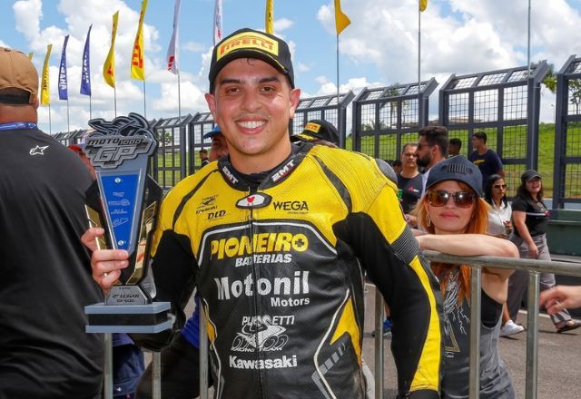 Piloto morre após acidente durante campeonato de moto em SC Piloto morre após acidente durante campeonato de moto em SC