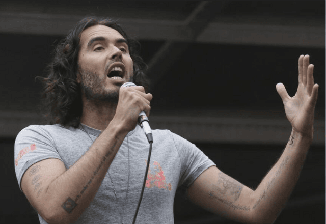 Ator e comediante Russel Brand | AP