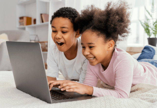 Como proteger as crianças com o uso de telas nas férias? | Foto: Freepik