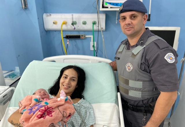 Mãe chegou a base da polícia buscando ajuda, pois o bebê estava prestes a nascer
