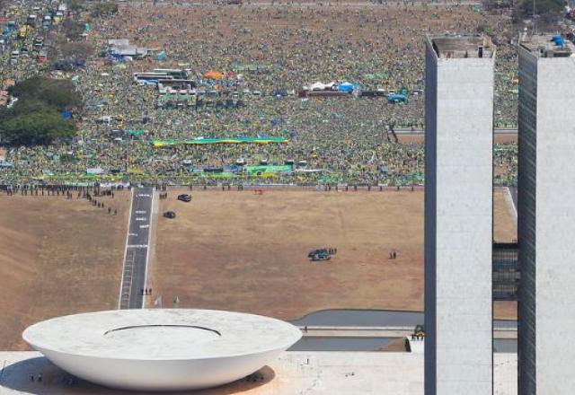 Manifestação de bolsonaristas na Esplanada