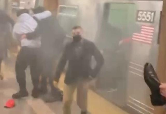 Mapa Mundi: o herói americano do atentando do metrô; ao vivo de NY