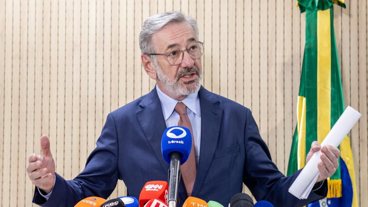 Governo aguarda nova tarifa dos EUA antes de definir ajuda