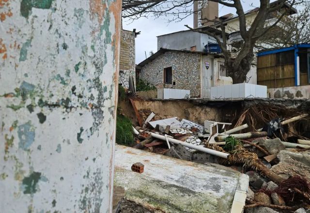 Destruição causada na Praia dos Ingleses em Florianópolis | Foto: SCC 10