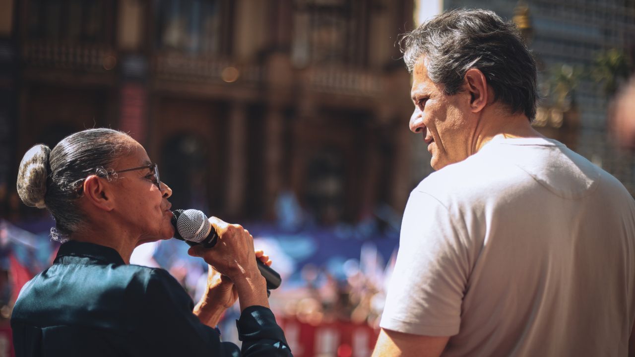 Marina Silva e Fernando Haddad durante ato de campanha no Centro da capital paulista | Diogo Zacarias/Divulgação
