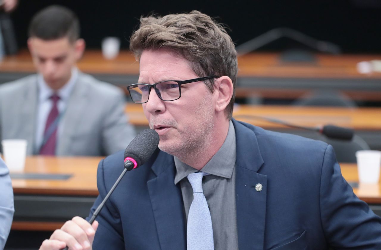 Mário Frias nega ao STF uso de emendas em filme de Bolsonaro