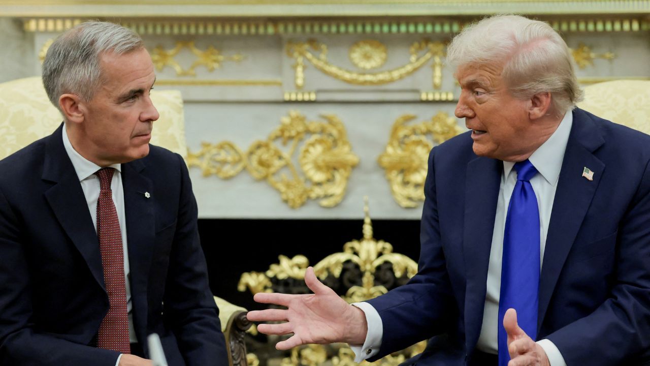 Presidente dos EUA, Donald Trump, e o primeiro-ministro do Canadá, Mark Carney, na Casa Branca | Evelyn Hockstein/Reuters